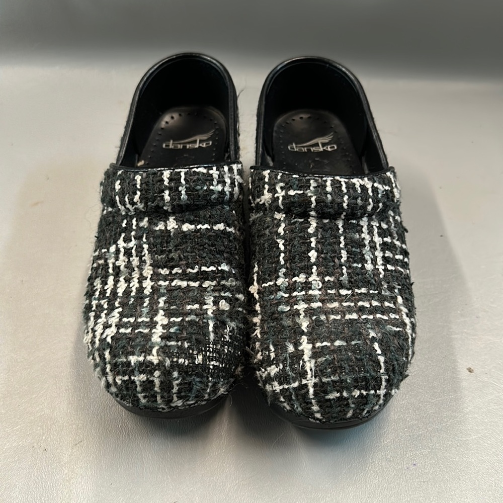 DANSKO Women's Black Textured Knit Yarn Style Slip On Comfort Clog Shoe 37
